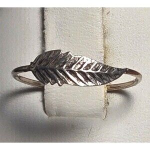 Dainty feather Vintage sterling silver ring sz 6